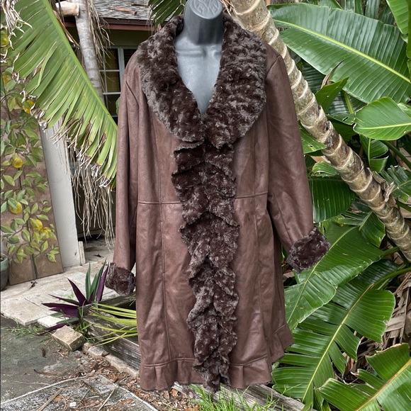 Dennis Basso suede and fuller ruffled Penny Lane coat - Picture 1 of 10